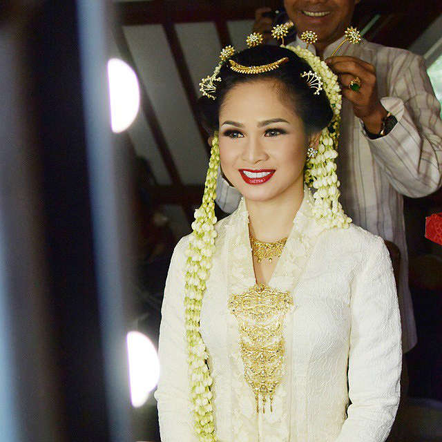 pakaian pernikahan adat Jawa Timur